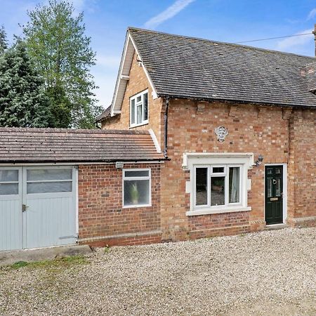 Wheelbarrow Cottage Bengeworth Екстериор снимка
