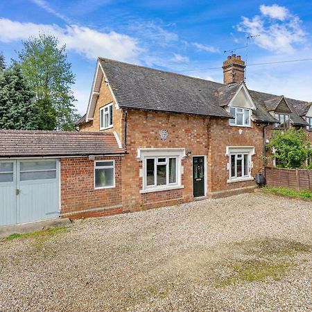 Wheelbarrow Cottage Bengeworth Стая снимка