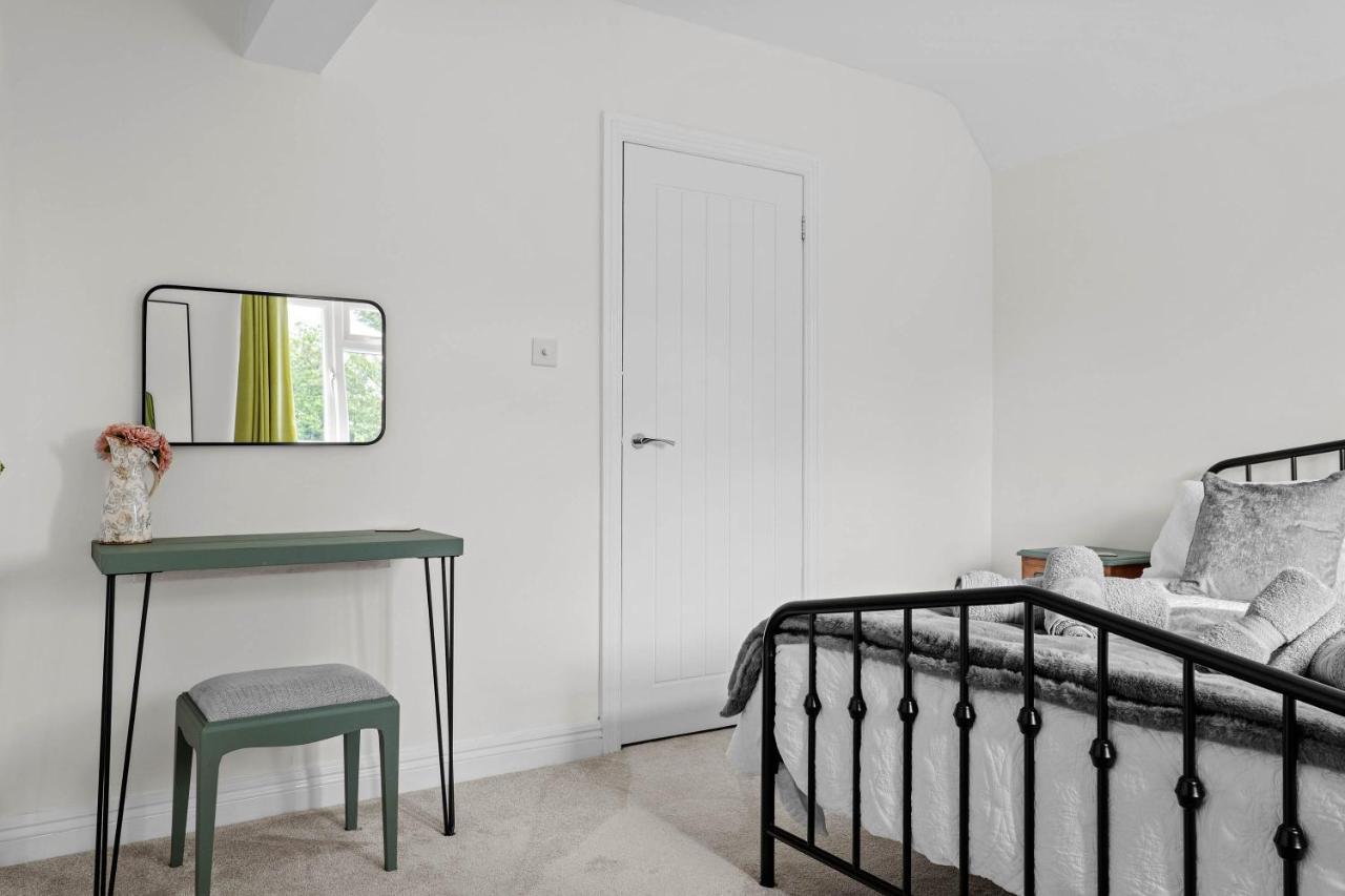 Wheelbarrow Cottage Bengeworth Екстериор снимка