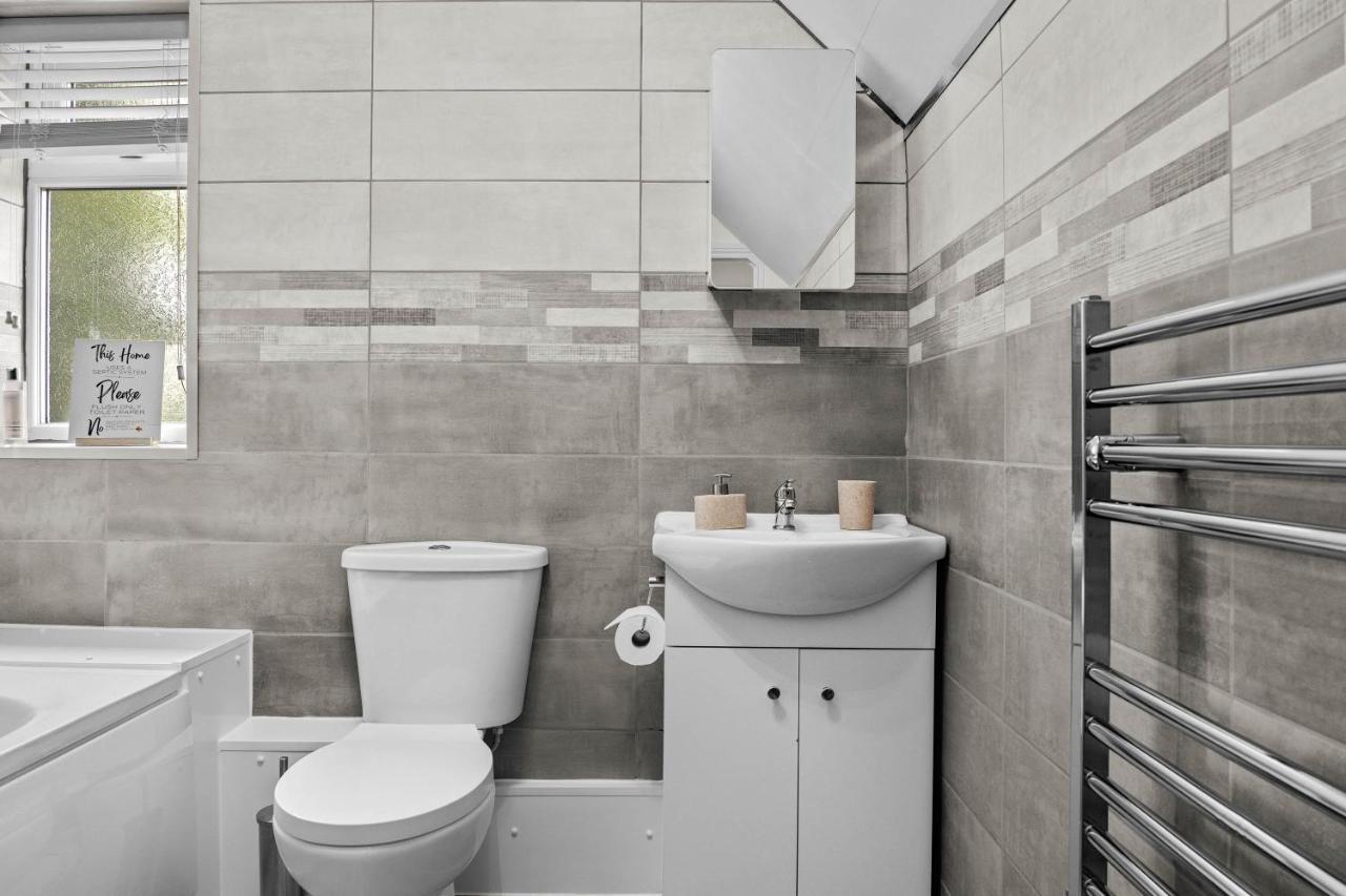 Wheelbarrow Cottage Bengeworth Екстериор снимка