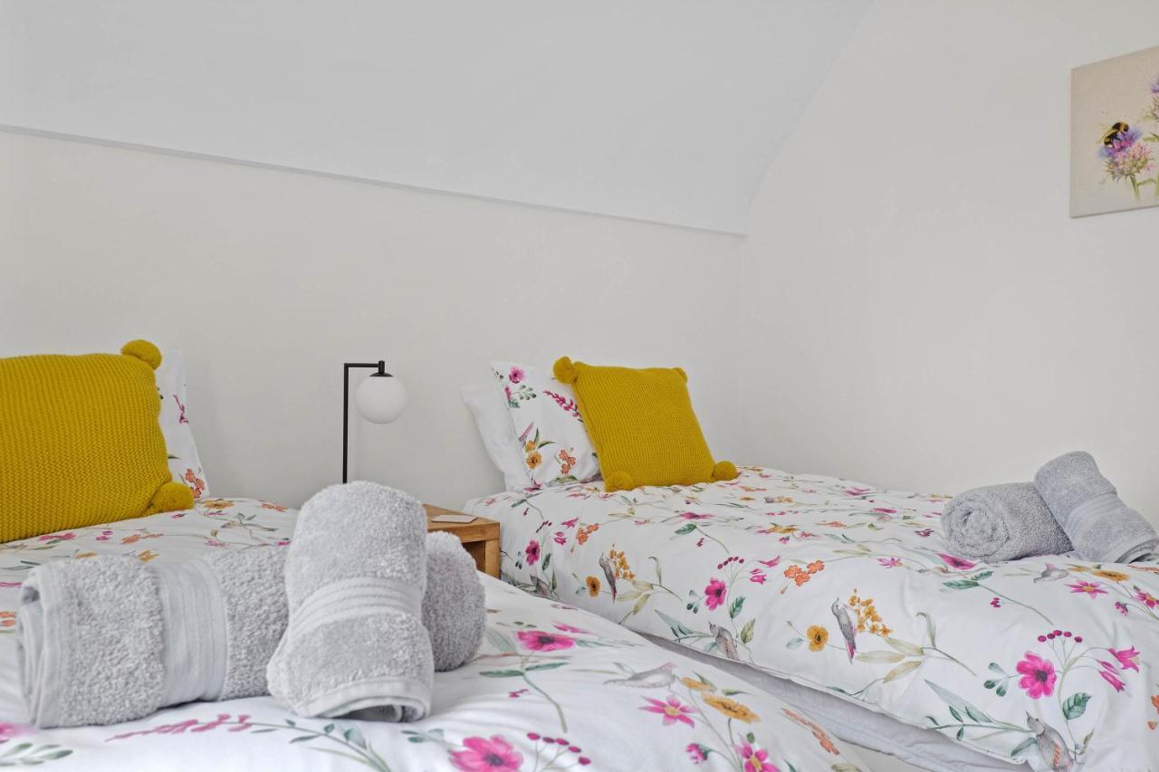 Wheelbarrow Cottage Bengeworth Екстериор снимка