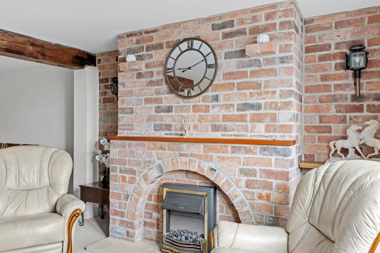 Wheelbarrow Cottage Bengeworth Екстериор снимка